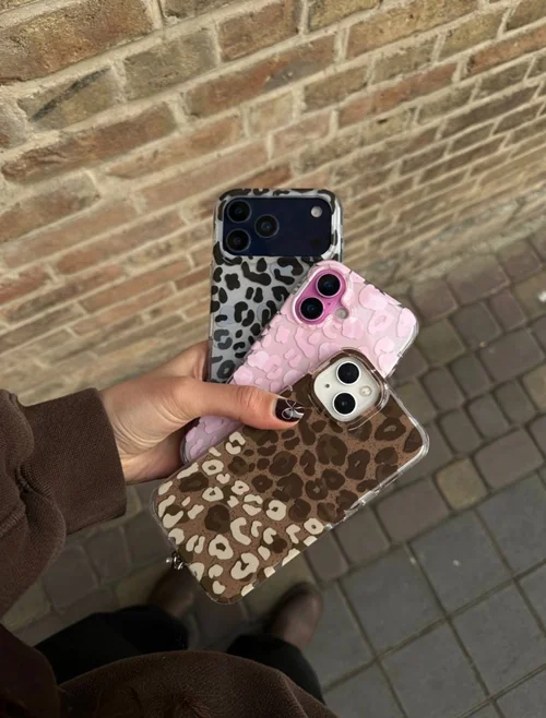 قاب آیفون مدل minimal leopard به همراه آویز G1030